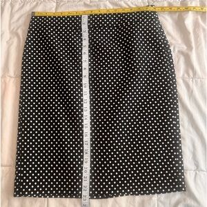 ⚫️Ann Taylor polka dot pencil skirt Size 8